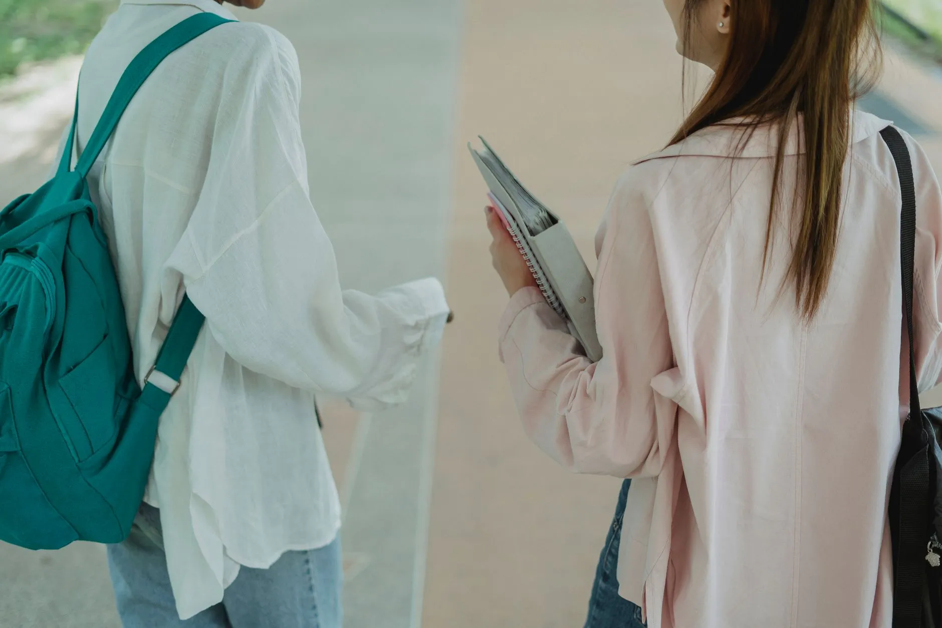 重庆文创产品开发中的IP衍生设计策略与落地实践
