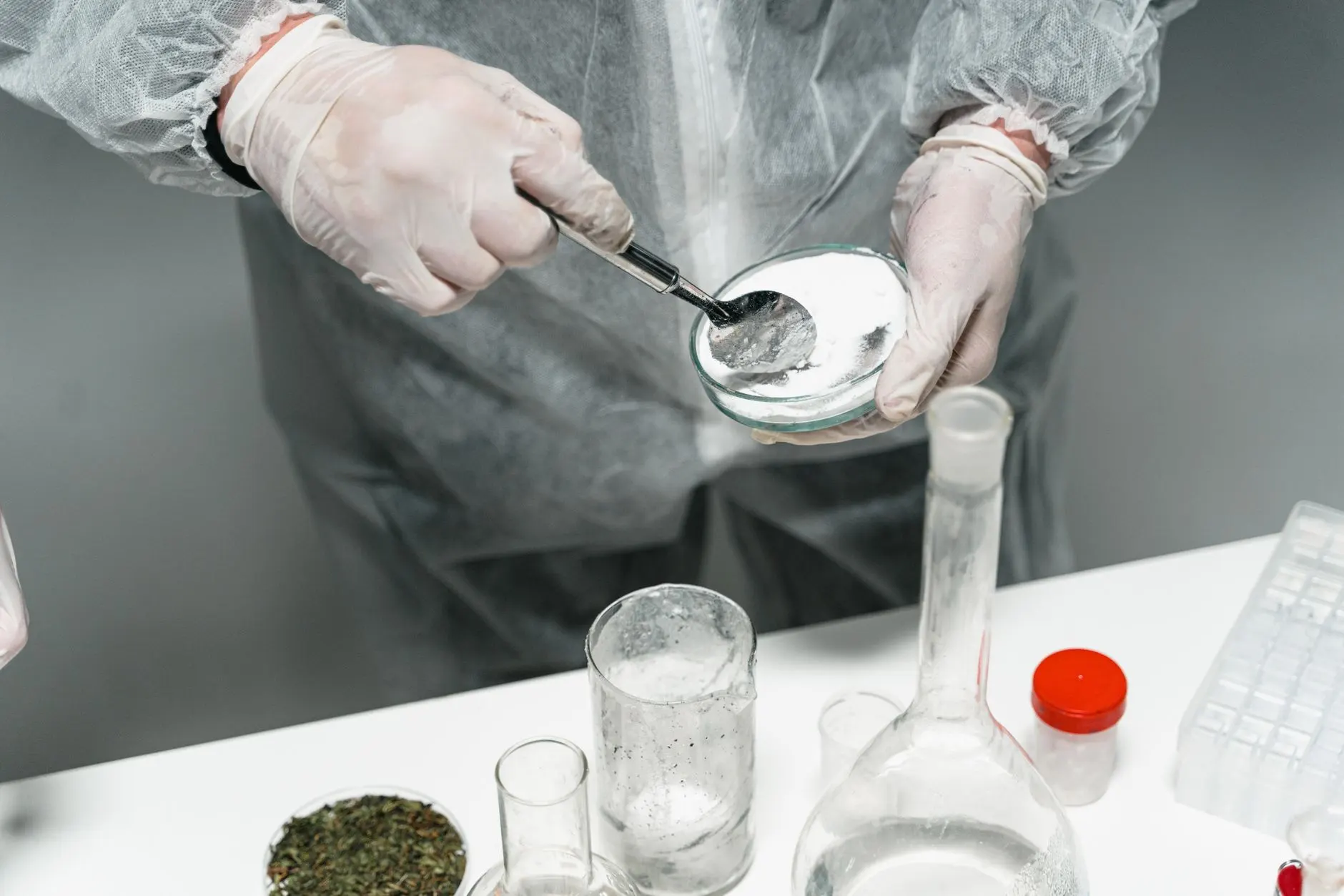 文旅伴手礼同质化困境下，重庆文创产品设计的差异化策略与案例复盘
