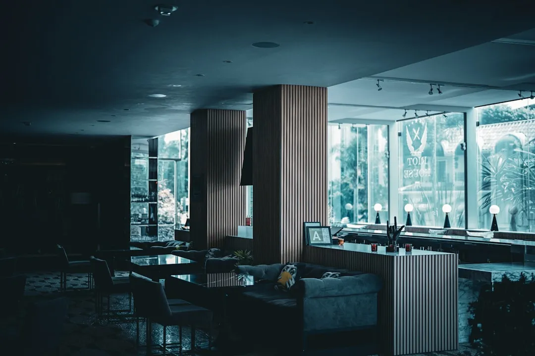 文旅伴手礼同质化困局下，重庆文创产品设计的差异化策略与案例复盘
