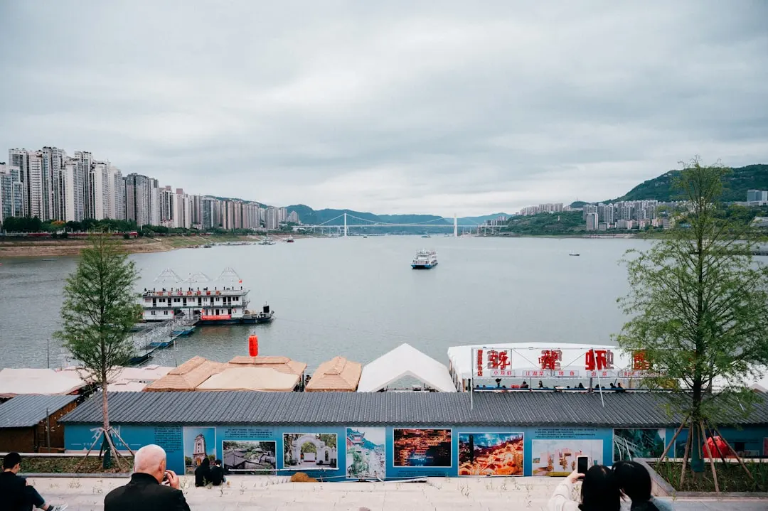 重庆文旅IP衍生品开发：从地域文化符号到市场爆款的设计路径